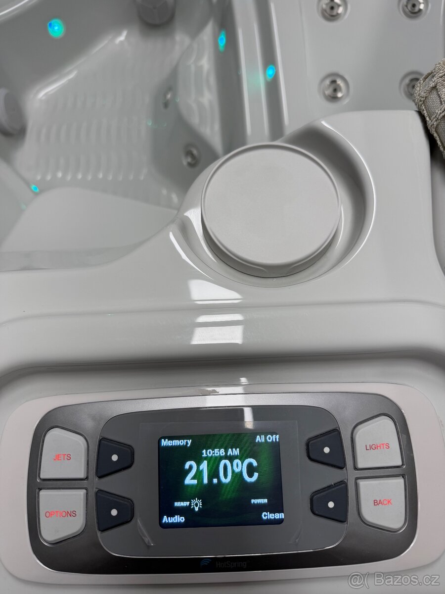 Výstavní vířivka HotSpring Flair - 4