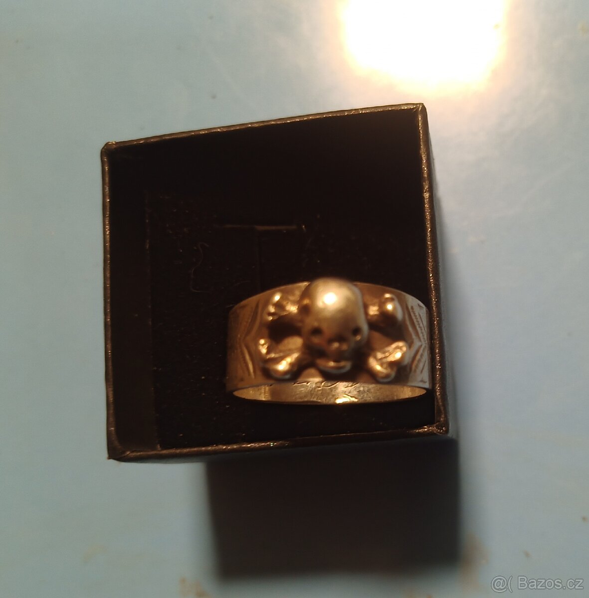 Prsten lebka a skřížené kosti - 4