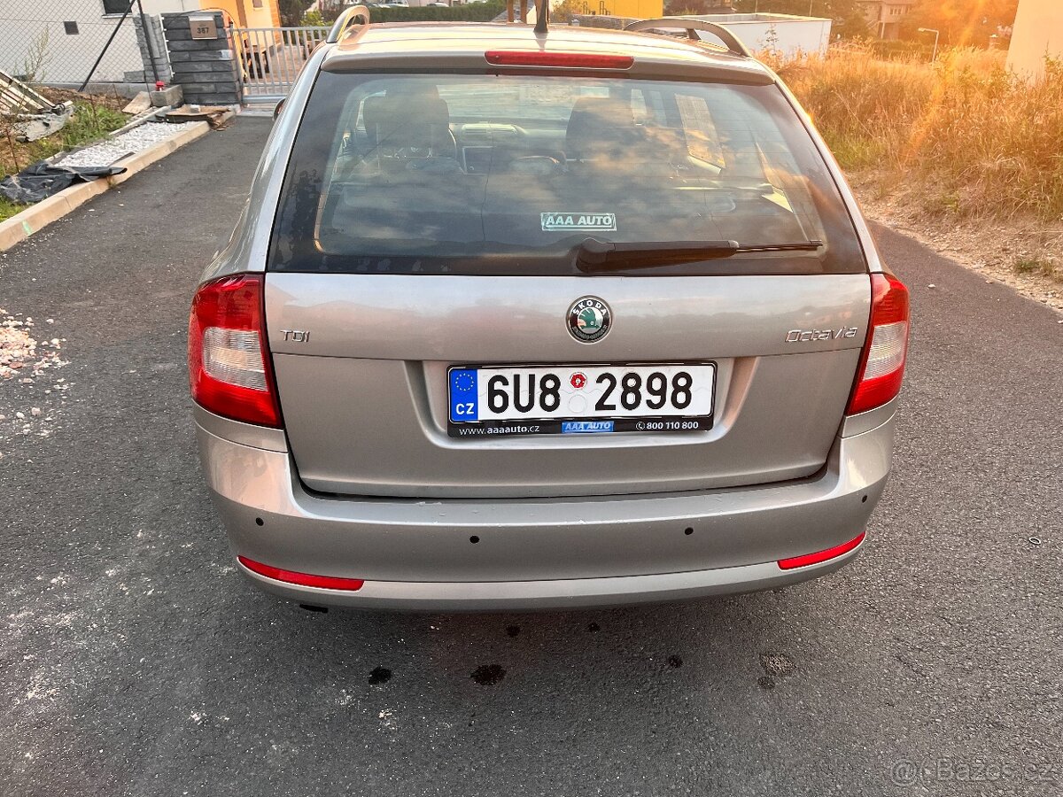 Škoda OCTAVIA COMBI 1.6 TDI - spěchá - 4