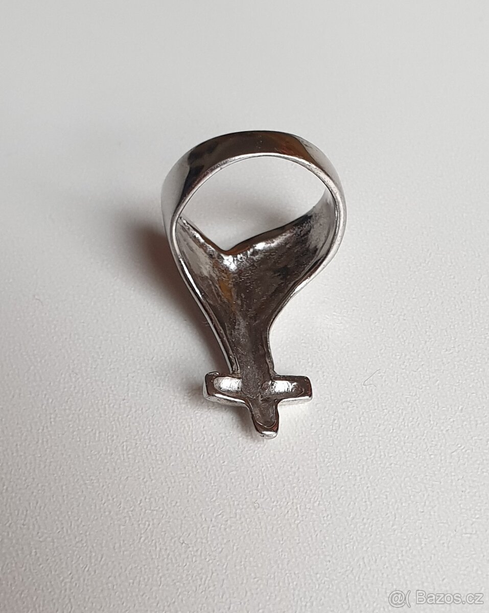 mohutný stříbrný prsten s křížkem 8g - 4
