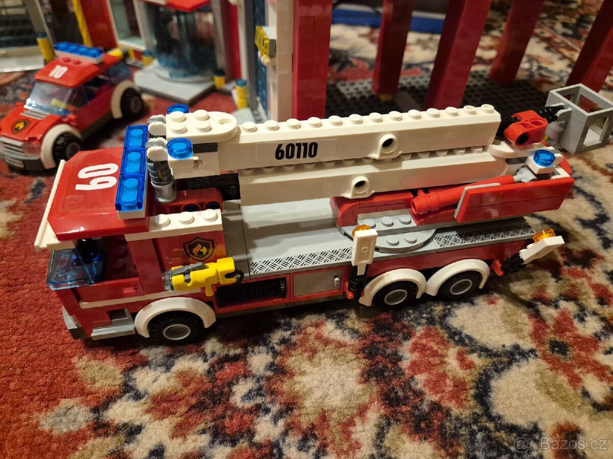 Lego City hasičská stanice 60110 - 4