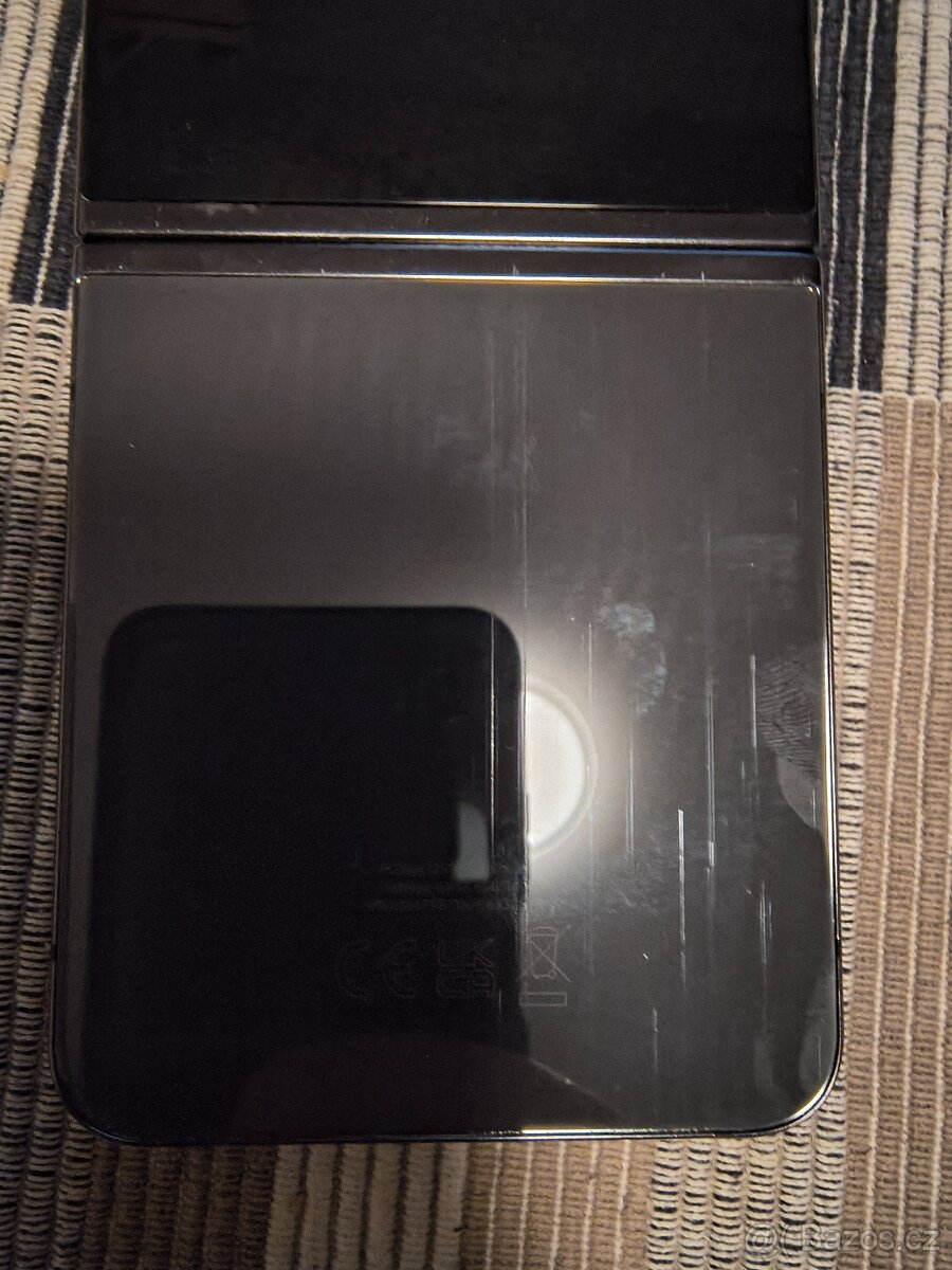 Galaxy Z Flip 5 - 4