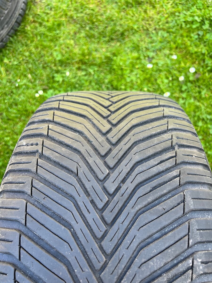 Prodám 2ks Michelin CrossClimate - 4