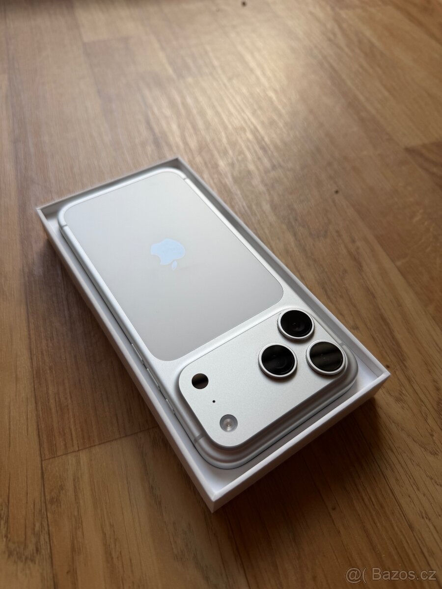 Apple iPhone 17 Pro Max 256GB stříbrný - 4