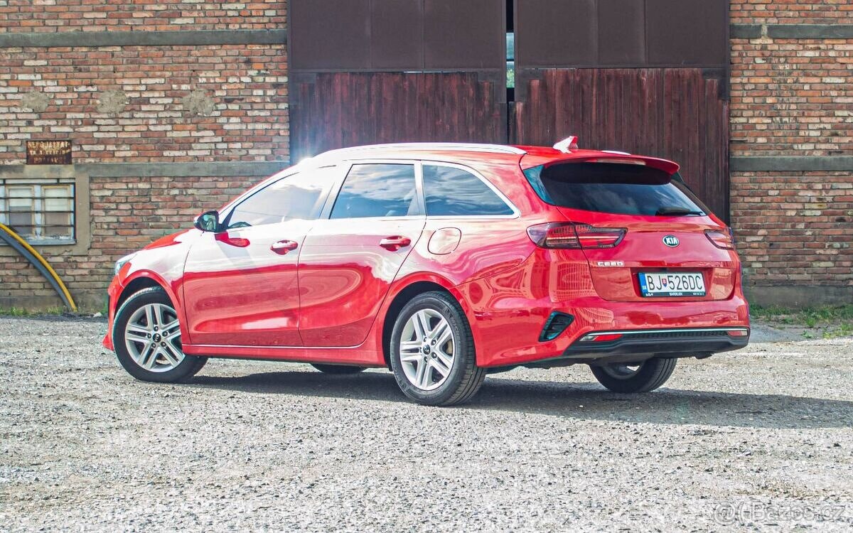 Kia Ceed SW 1.6 CRDi 136k Gold A/T - 4
