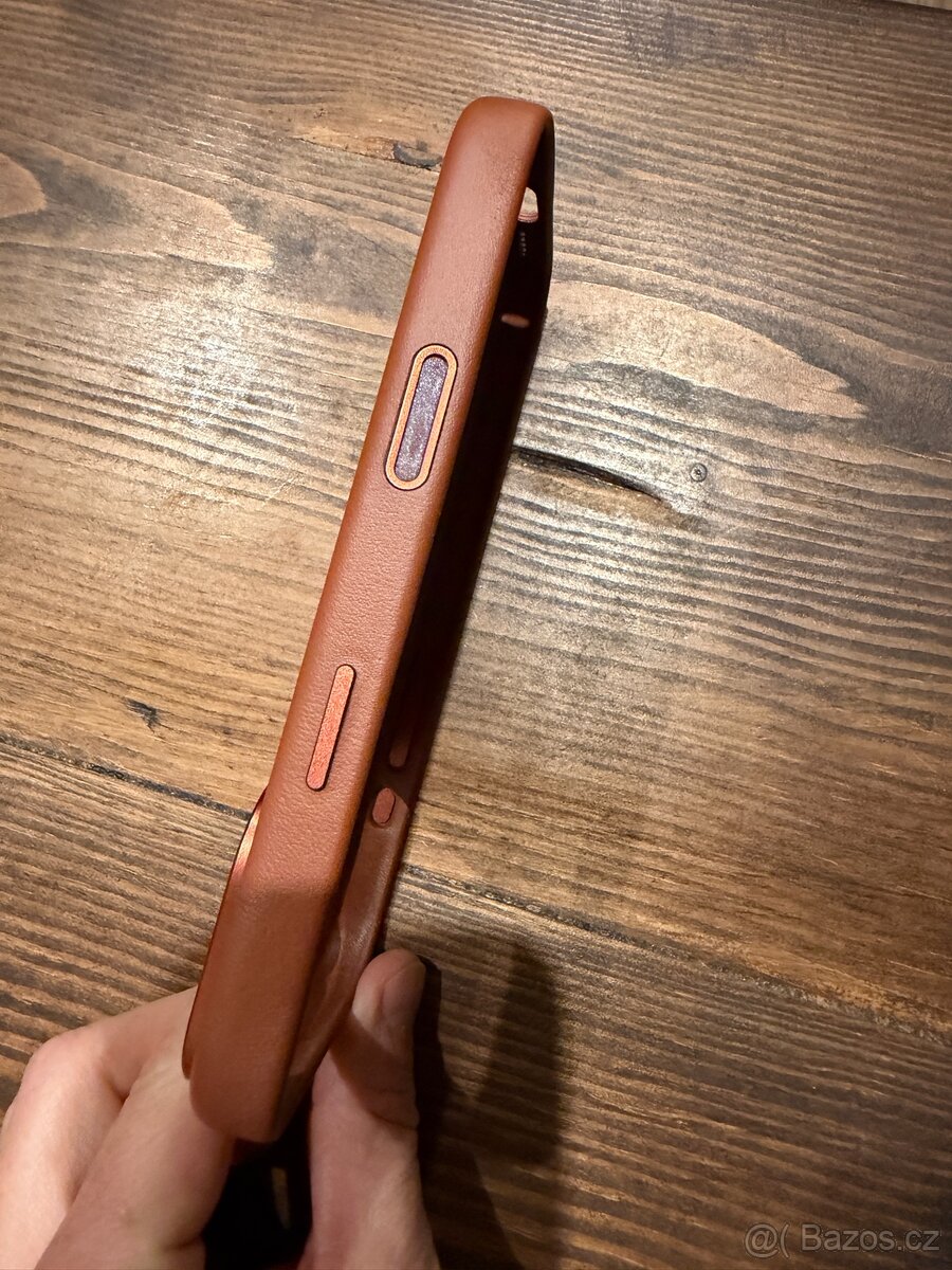 Kožený kryt Epico pro iPhone 17 Pro - 4