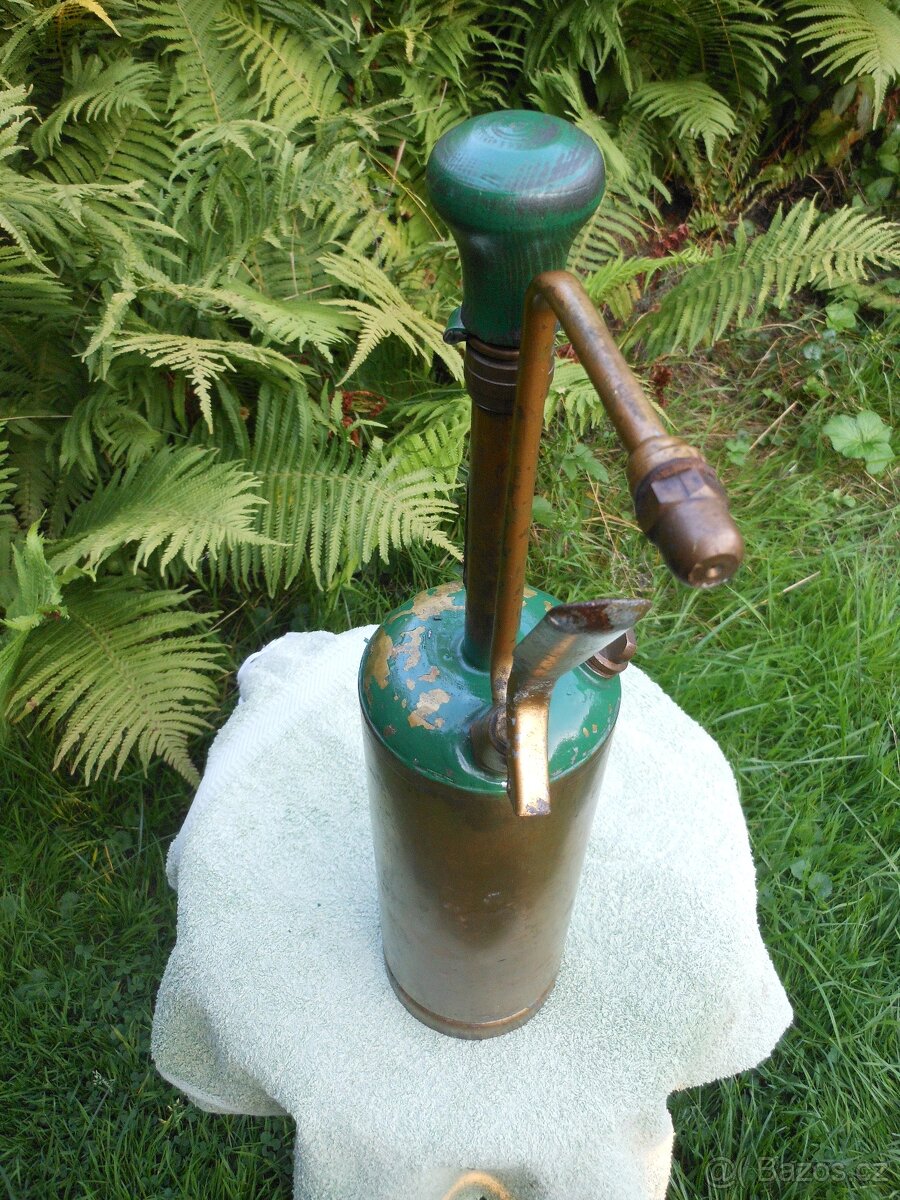 RUČNÍ ZAHRADNÍ POSTŘIKOVAČ - 4