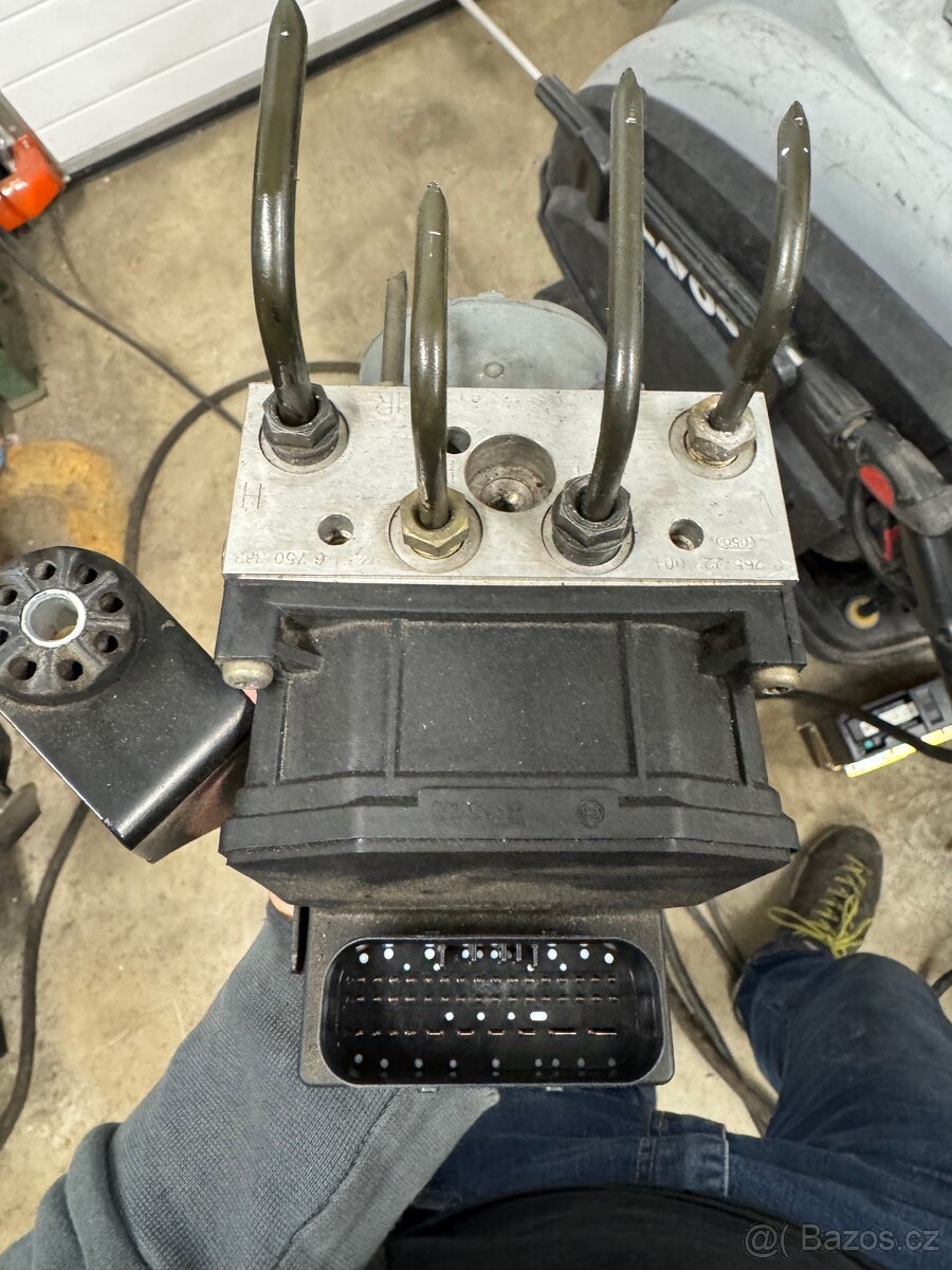 Prodám abs kostku 001 na bmw e39 - 4