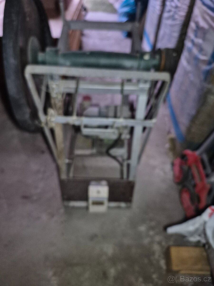 Pila s kolébkou - 4