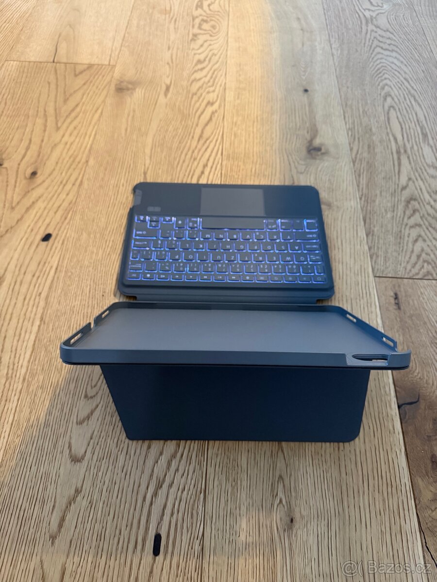 Pouzdro iWant s podsvícenou klávesnicí na iPad 10,9 (2025) - 4