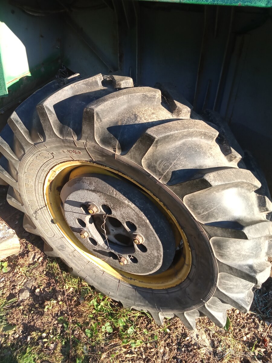 Prodám velký traktor domácí výroby motor Oktávka - 4