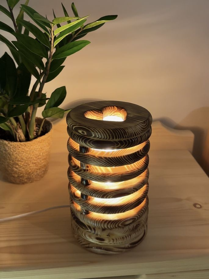 Dřevěná stolní lampa - 4