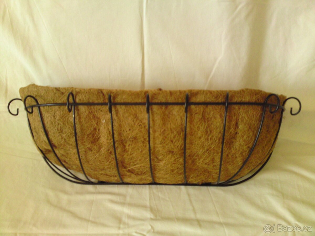 Nástěnný koš na rostliny. - 4