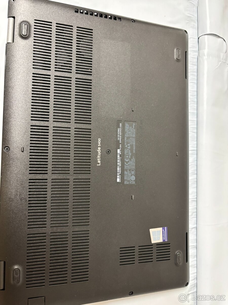 Dell Latitude 5400 - 14 palců - 128 GB - 4