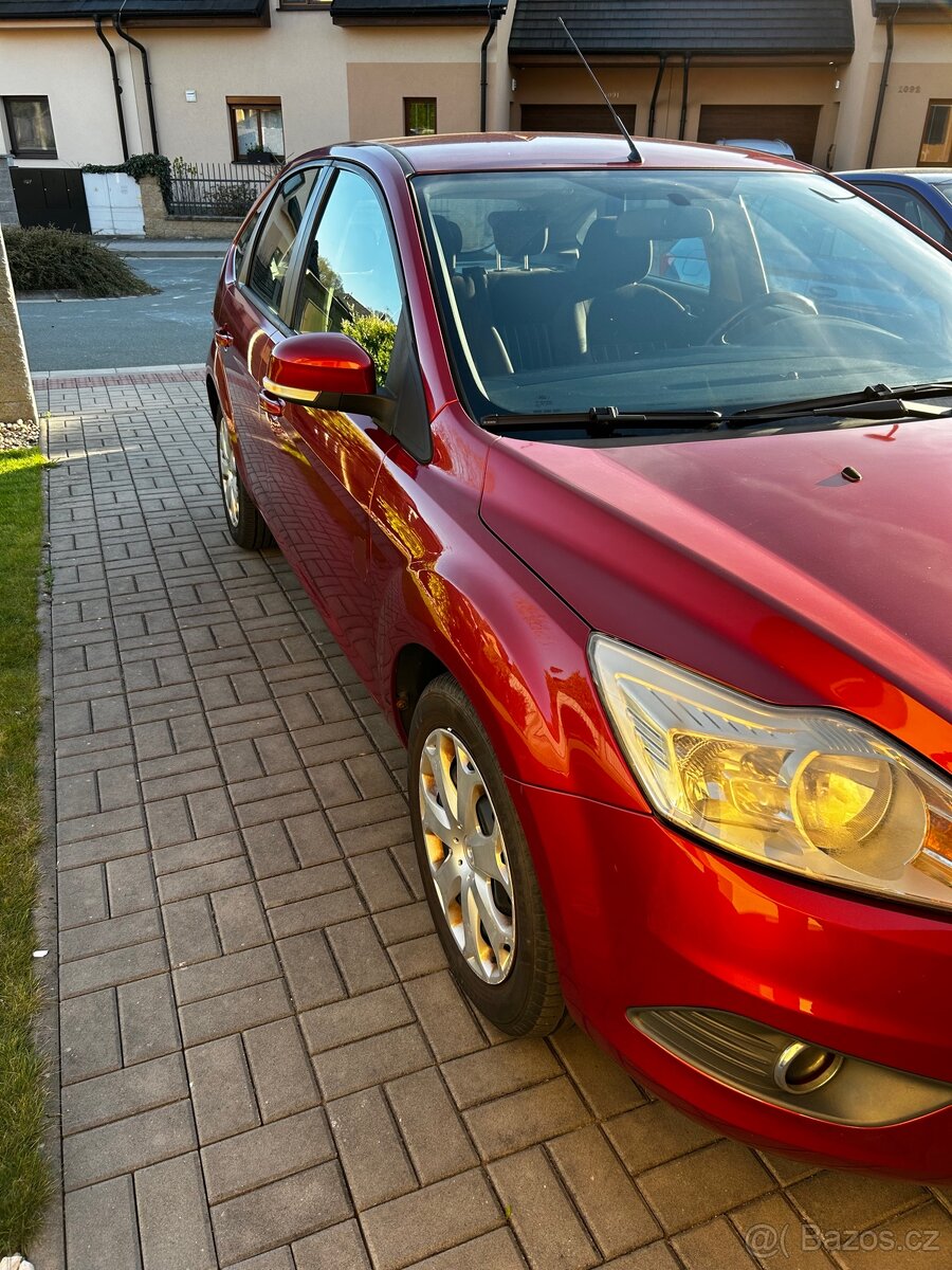 Ford Focus 1.6i - 4