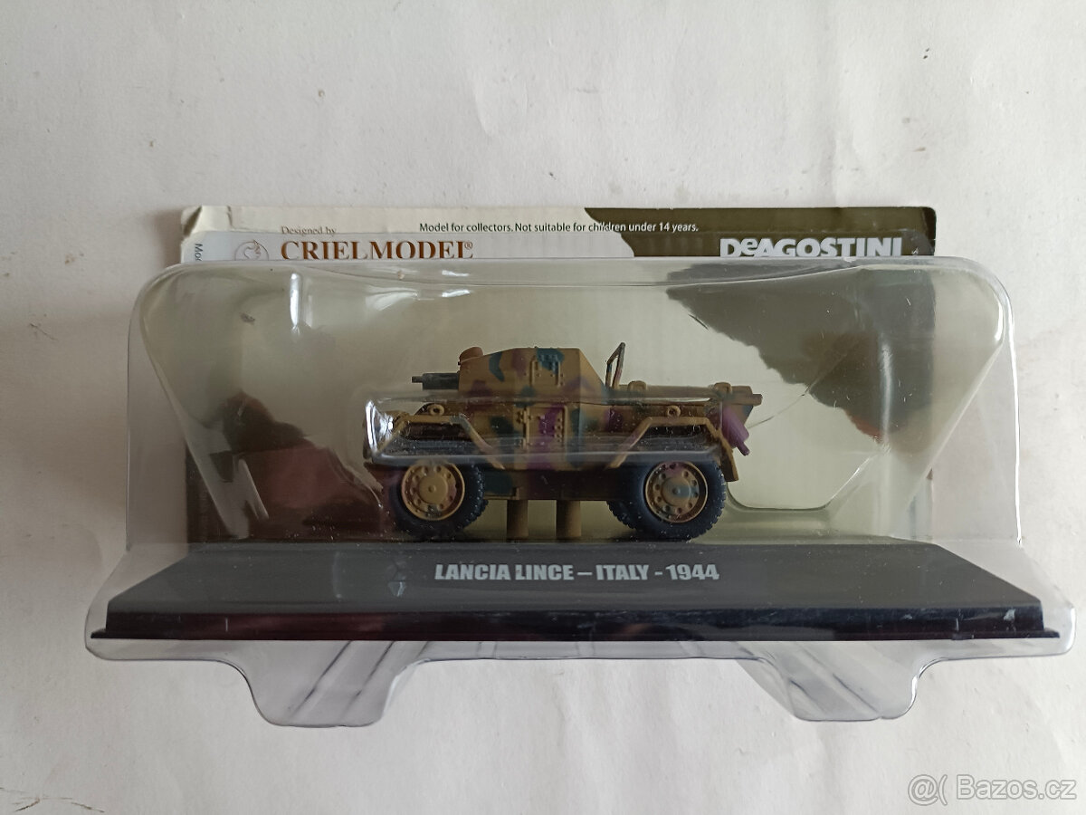 starší modely autíček auto kufr s dráhou motocykl formule aj - 4