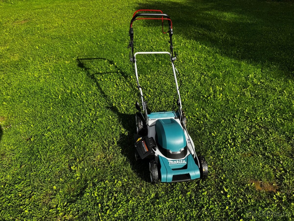 Makita Elektrická sekačka ELM46 - 4