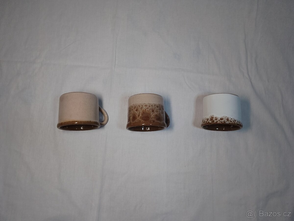 Keramické hrnky a kvěnitáče - 4