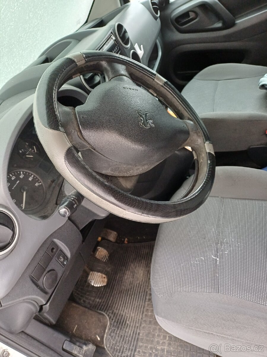 Prodávám auto peugeot - 4