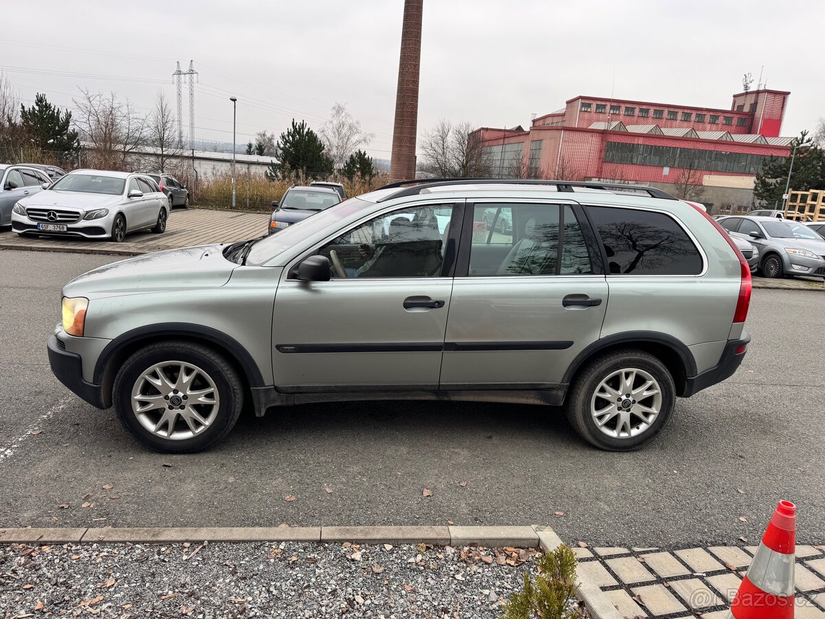 Volvo XC90 2.4D5 Diesel 120kw,AWD,Manuál,STK:7/2027,4X4 - 4