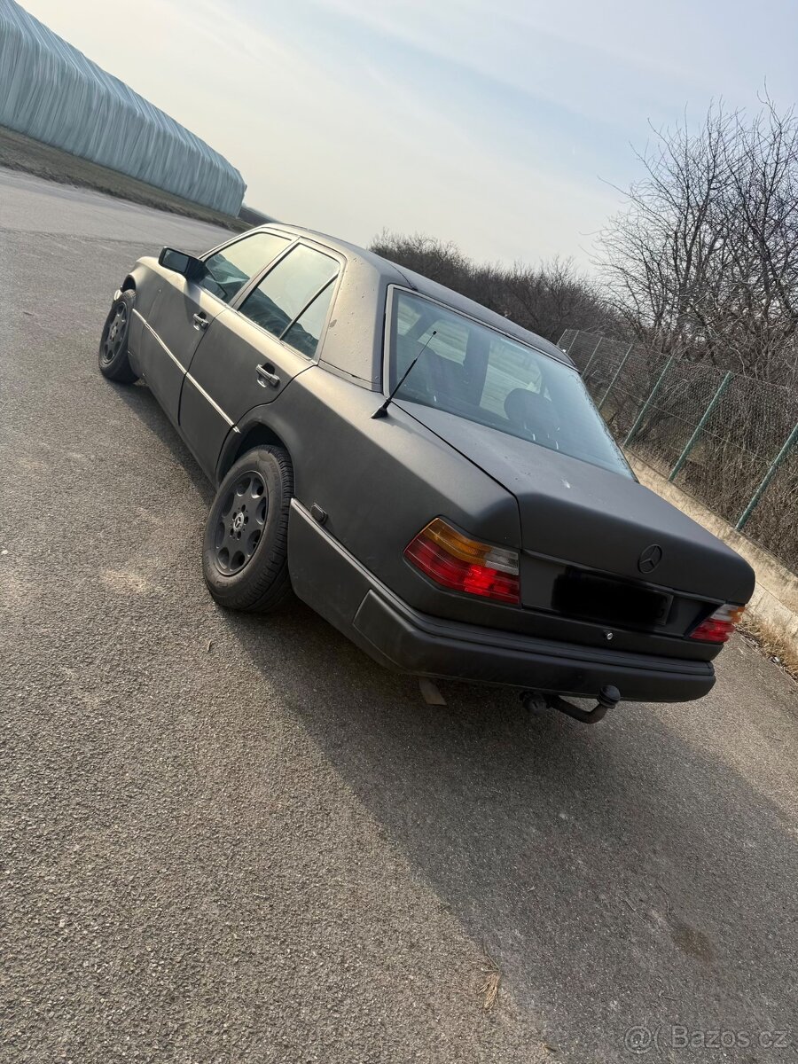 Mercedes W124 200d sedan 1991 - 4