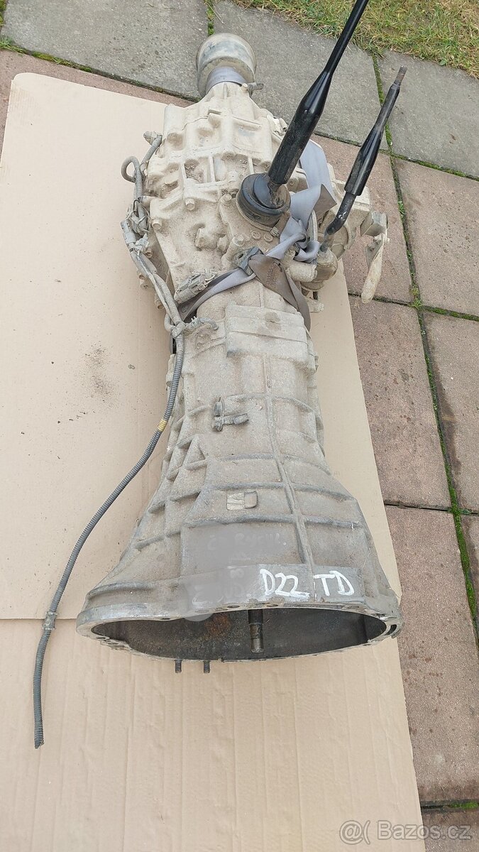 Nissan D22 převodovka TD - 4