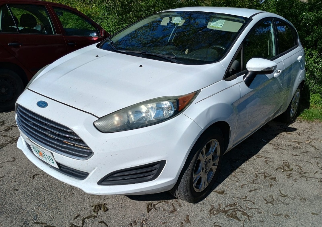 Ford Fiesta 1,6i AUTOMAT 2015 - 4