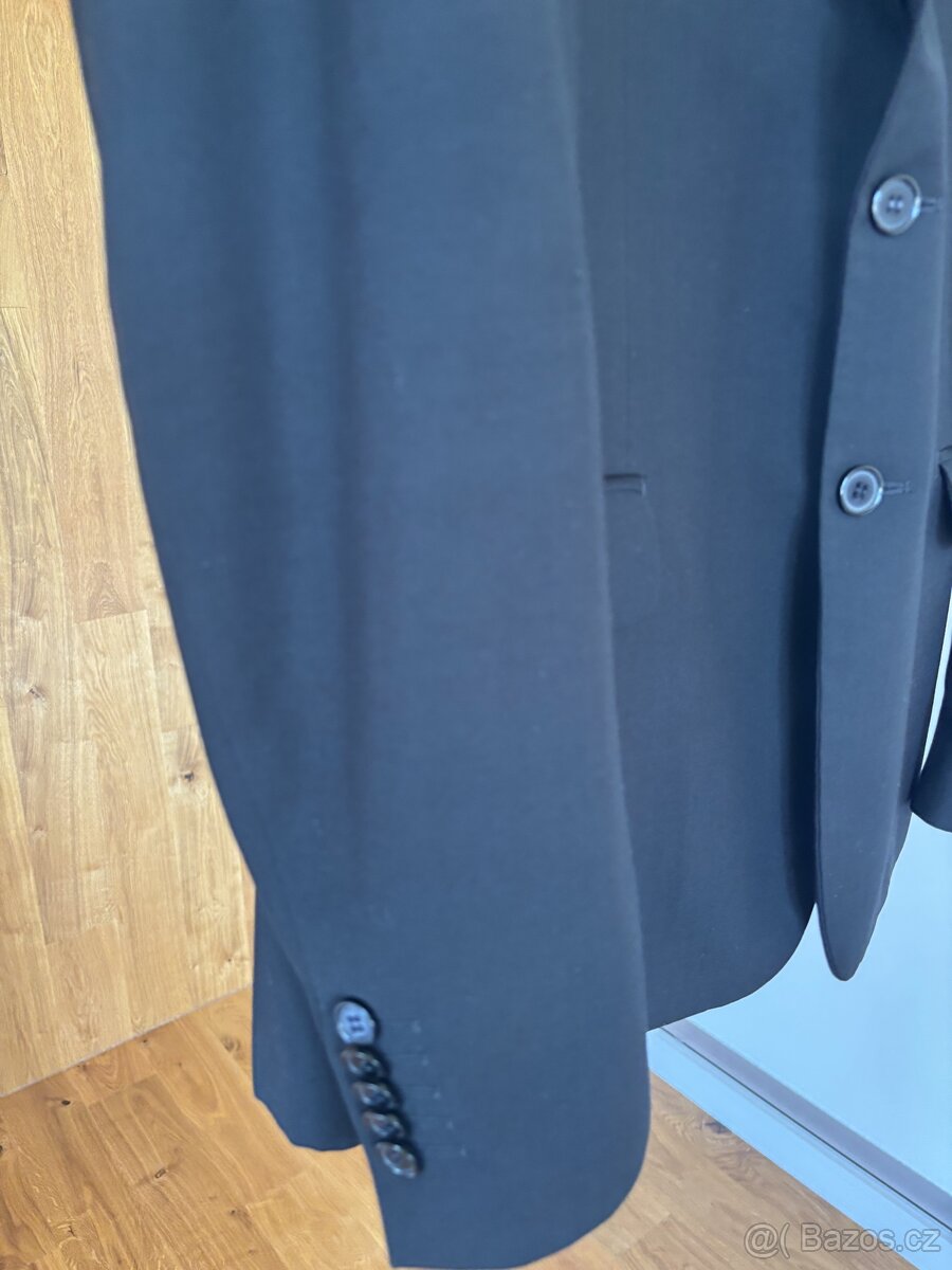 Pánský oblek a 2 košile - 4