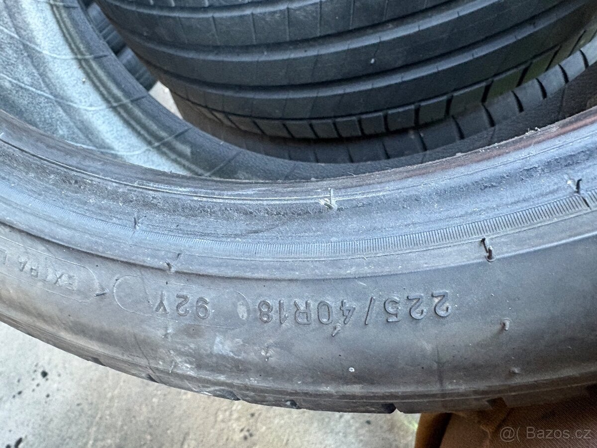 Letní pneu 225/40/18 - 4