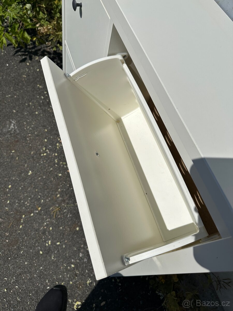 Ikea Hemnes botník - 4