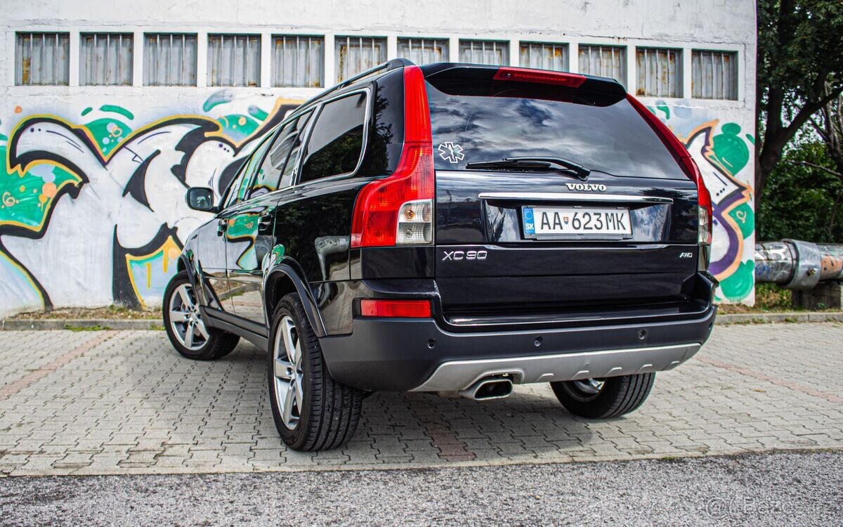 Volvo XC90 XC 90 D5 Momentum A/T - 4