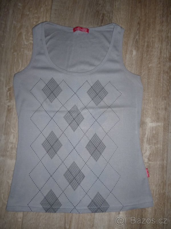 Tílka - vel. M/L - 4