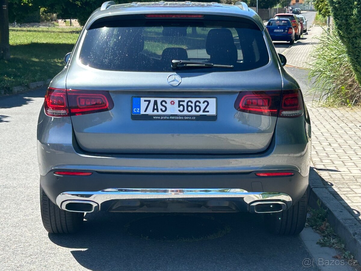 Mercedes-Benz GLC 300 195kw 4MATIC 9g r.v. 2019 ČR 1maj DPH - 4