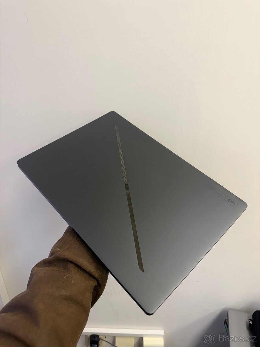 ASUS ROG Zephyrus G16 - 185H, 32 GB RAM, 2 TB SSD, RTX 4090 - 4