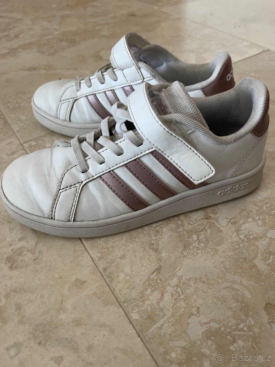 Dívčí obuv Adidas velikost 32 - 4