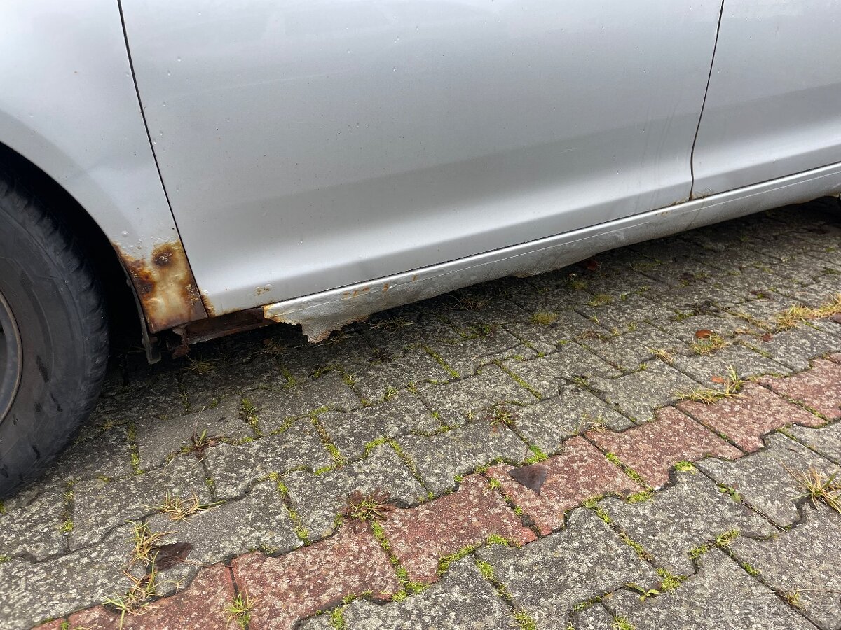 PRODÁM VOLKSWAGEN GOLF V 1.9 TDi - 4