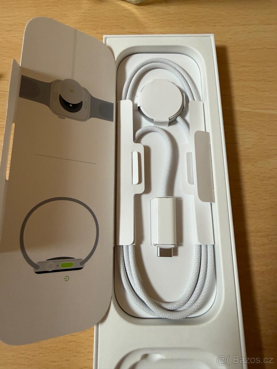 Apple Watch cellular 10 42mm Klavírně černý hliník - 4