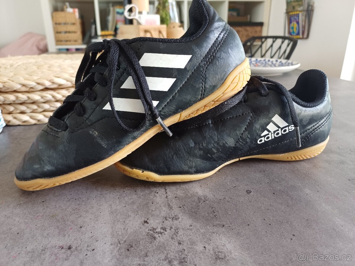 Dětské sálové boty Adidas vel.33 - 4