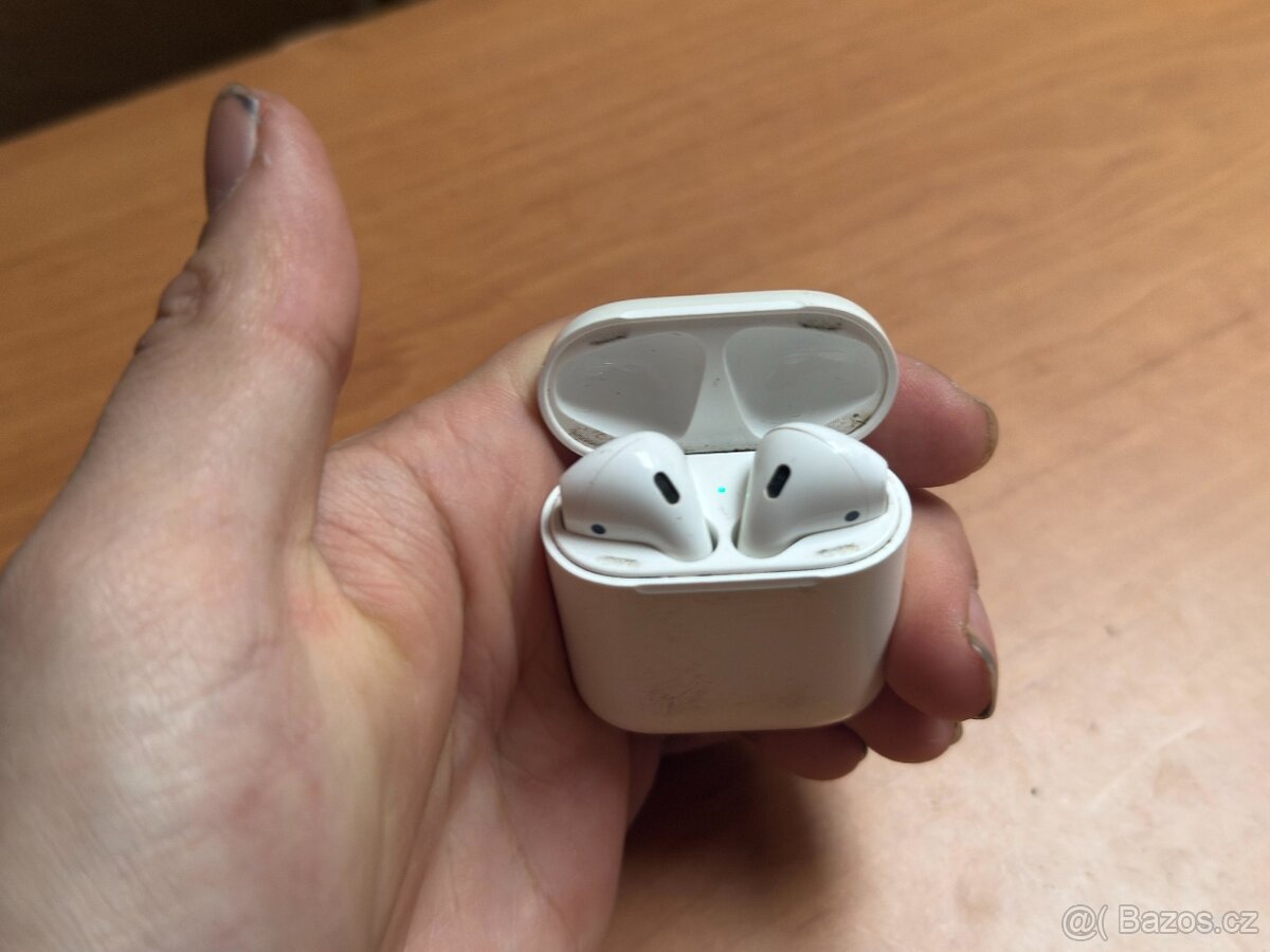 Apple AirPods 2 - 4