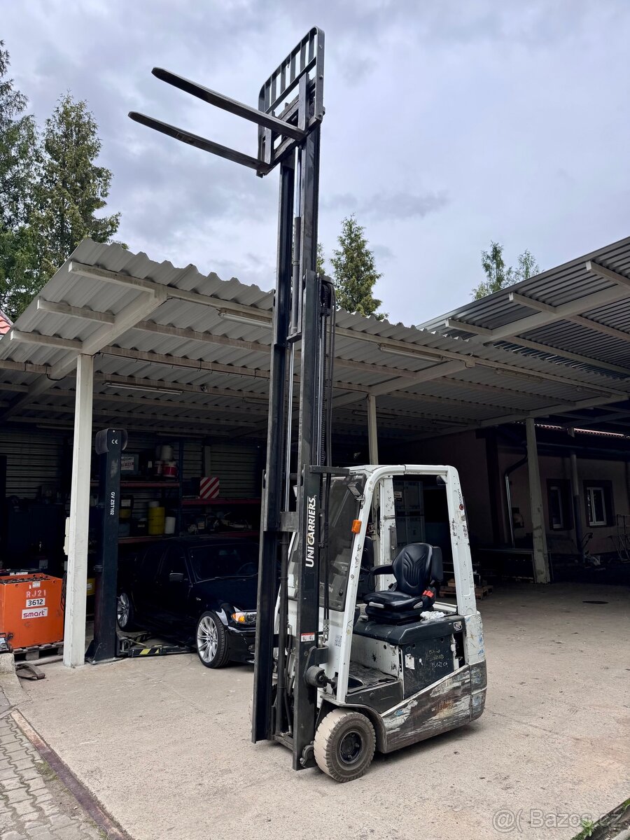 VZV Nissan UNI Carriers 1.4 - 4