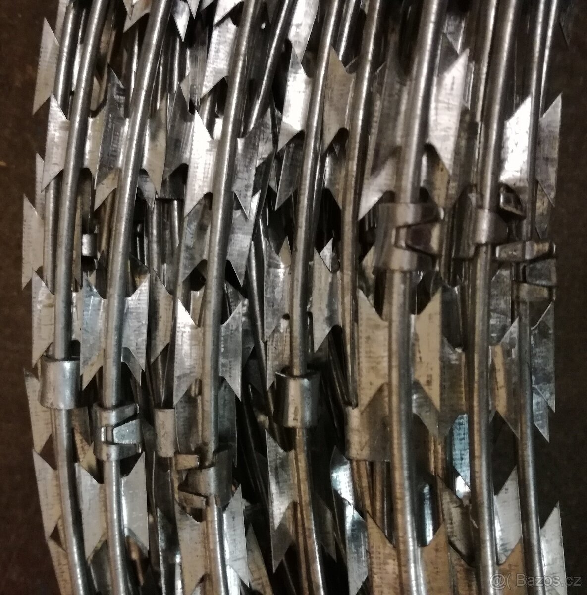 Žiletková spirála /ostnatý drát/ - 4