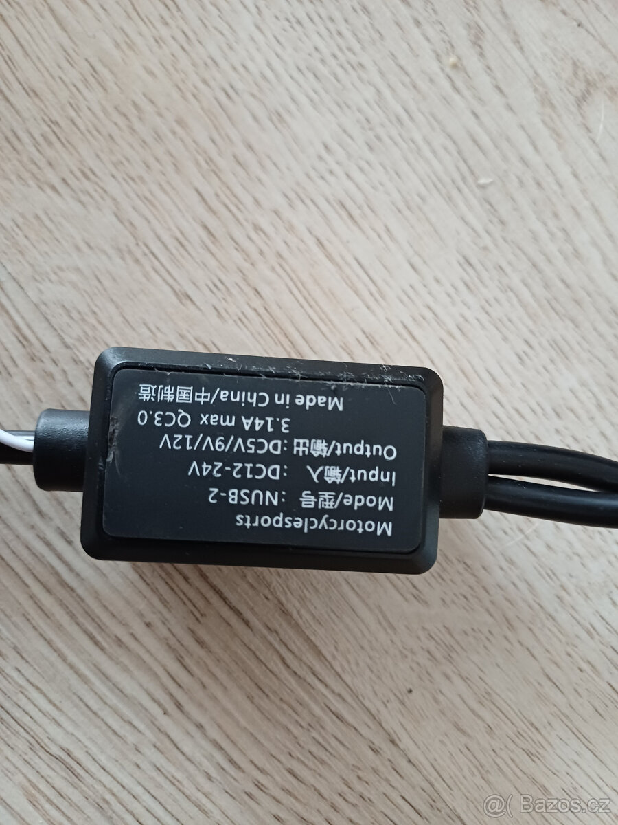 USB zásuvka na moto - 4