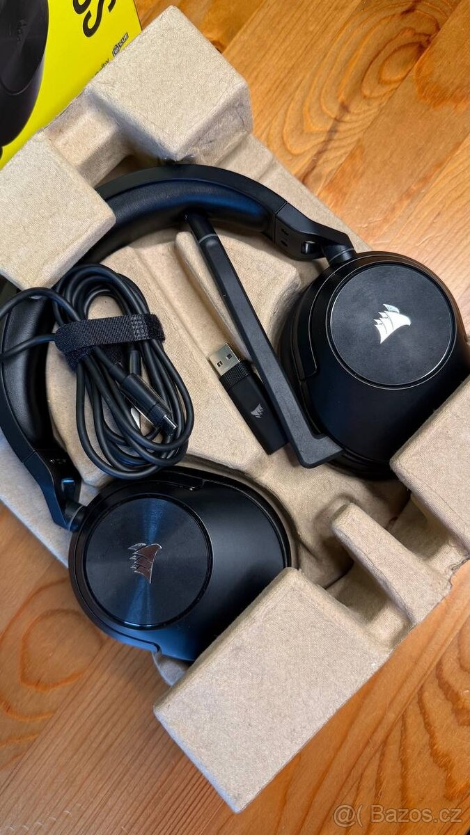Herní sluchátka Corsair HS55 Wireless - 4
