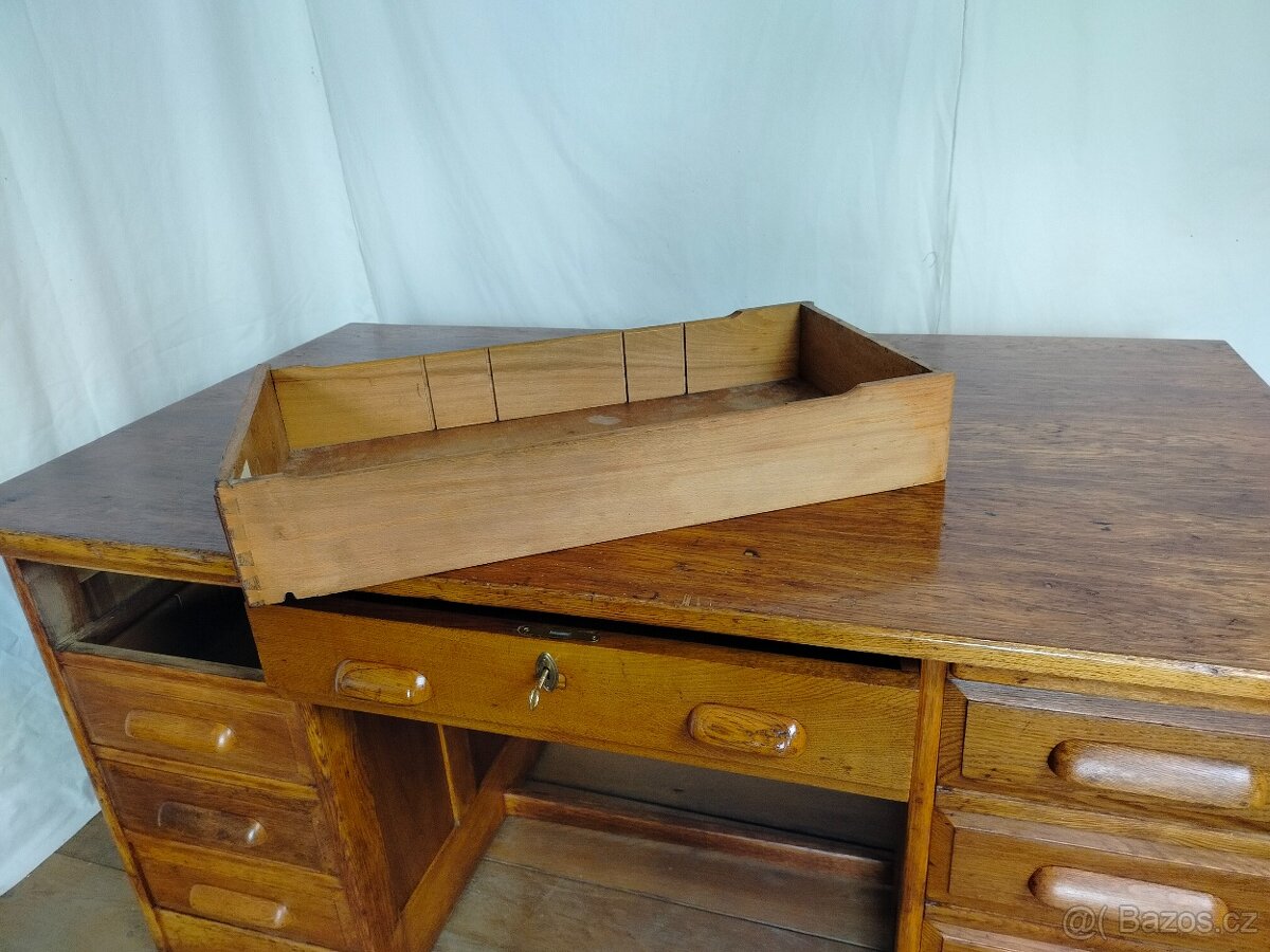 Psací stůl - funkcionalismus - 4