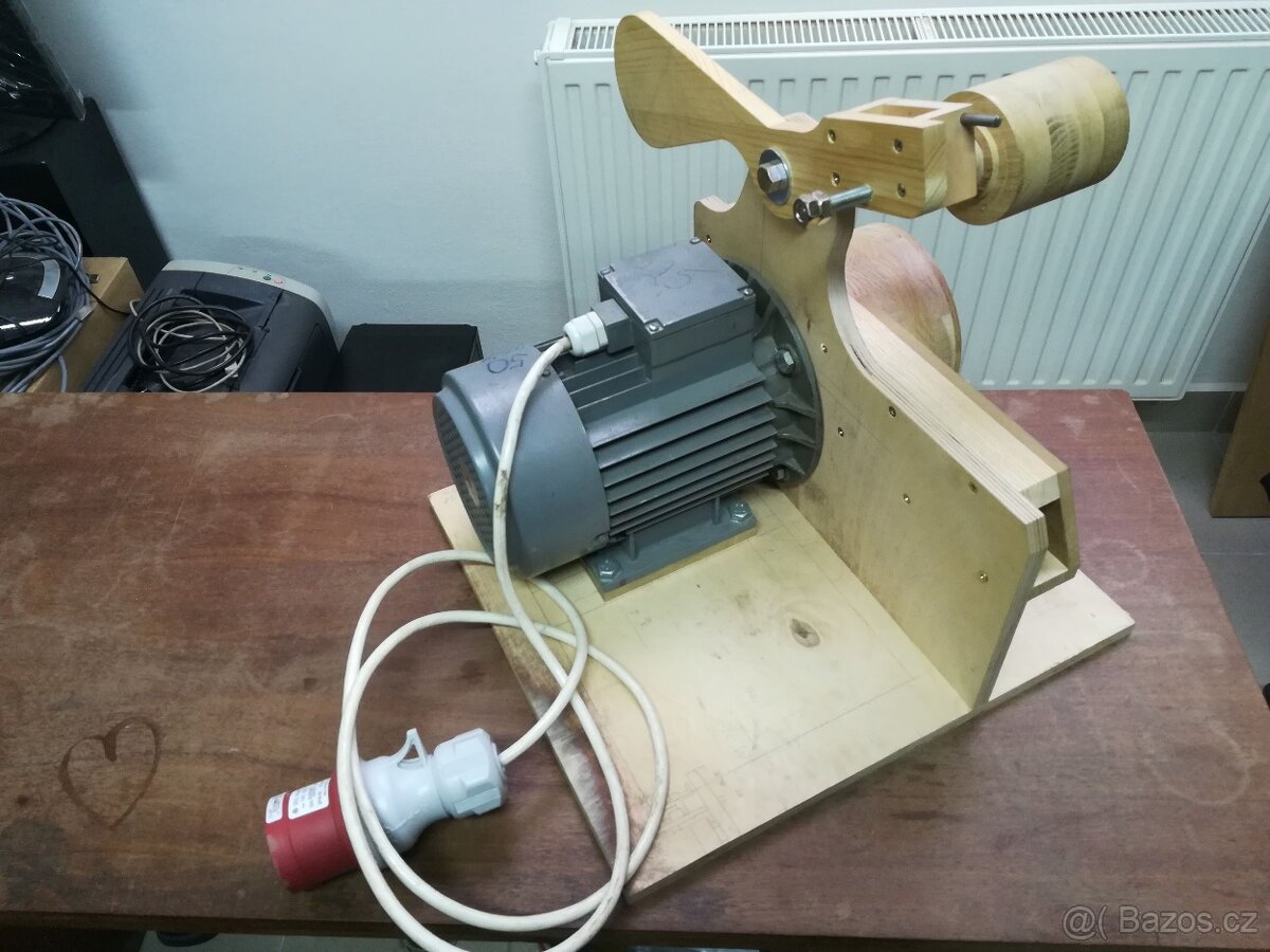 Model pásové brusky - 4