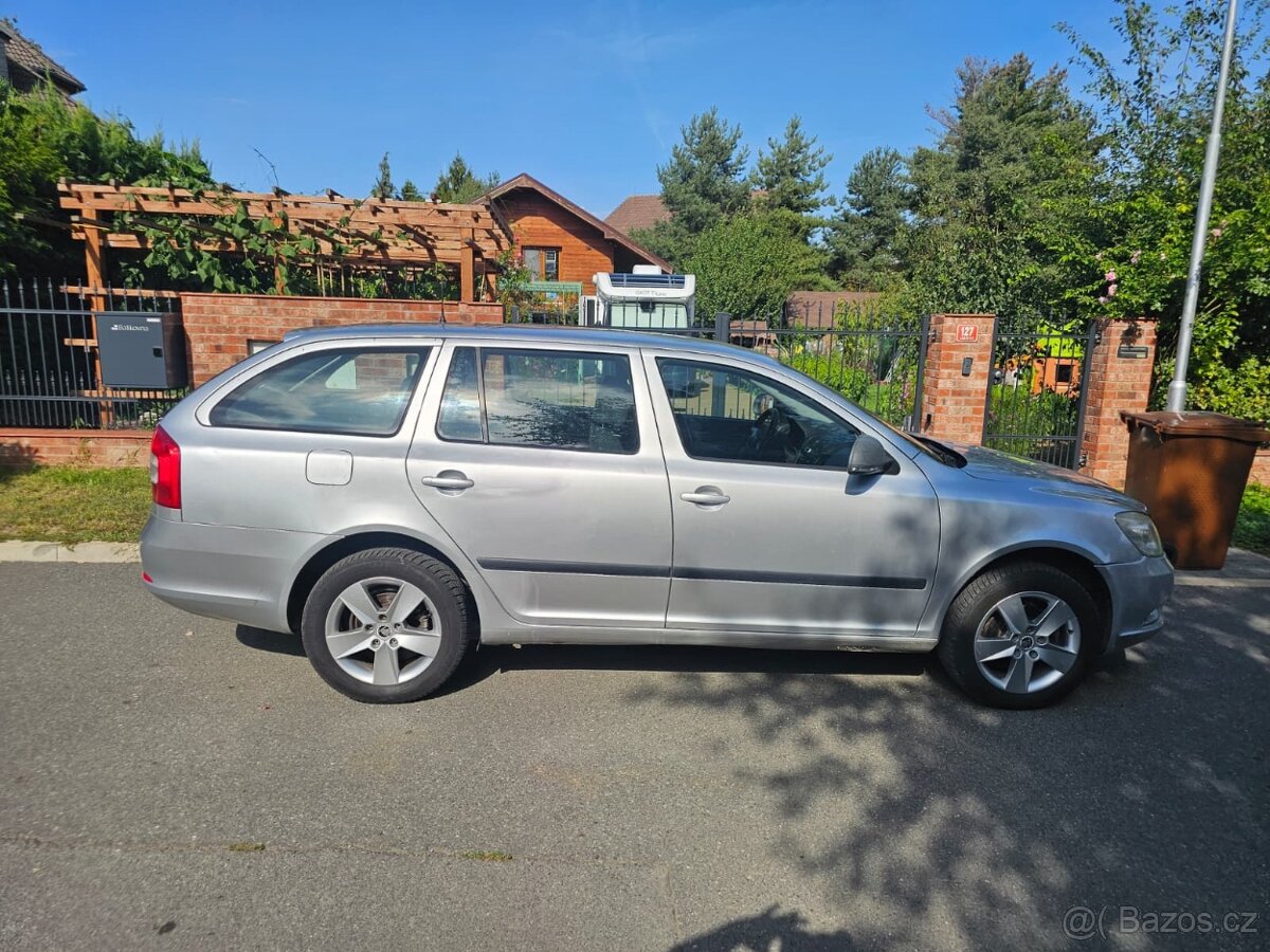 Prodám škodu Octavii 2 po faceliftu - 4