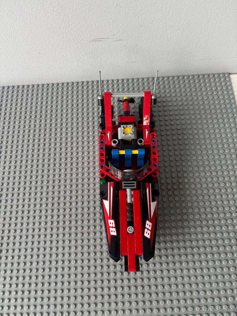 lego technic 42089 - 4