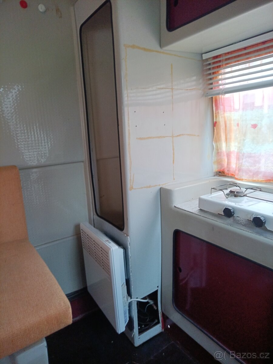 Obytný přívěs QEK Junior + před stan - 4