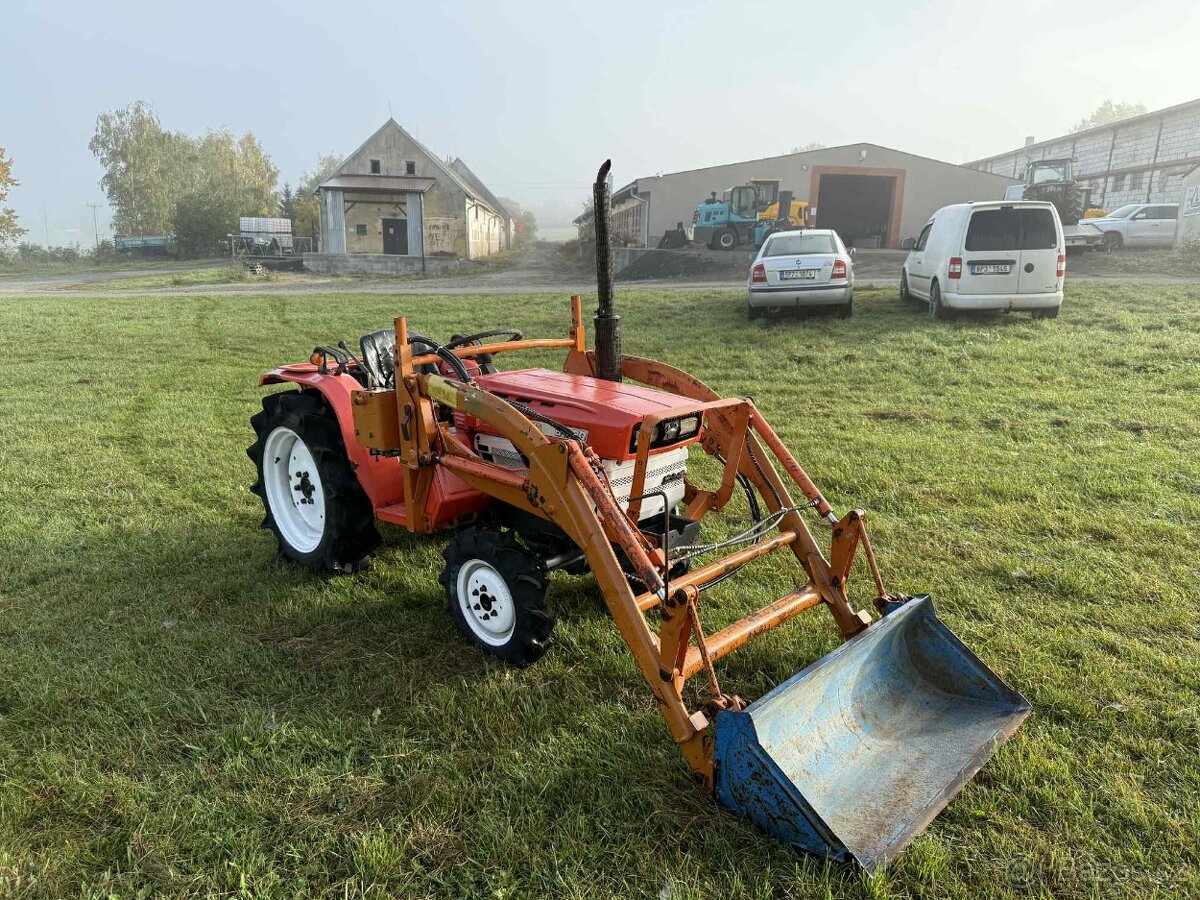 JAPONSKÝ MALOTRAKTOR KUBOTA B1600+ČELNÍ NAKLADAČ - 4