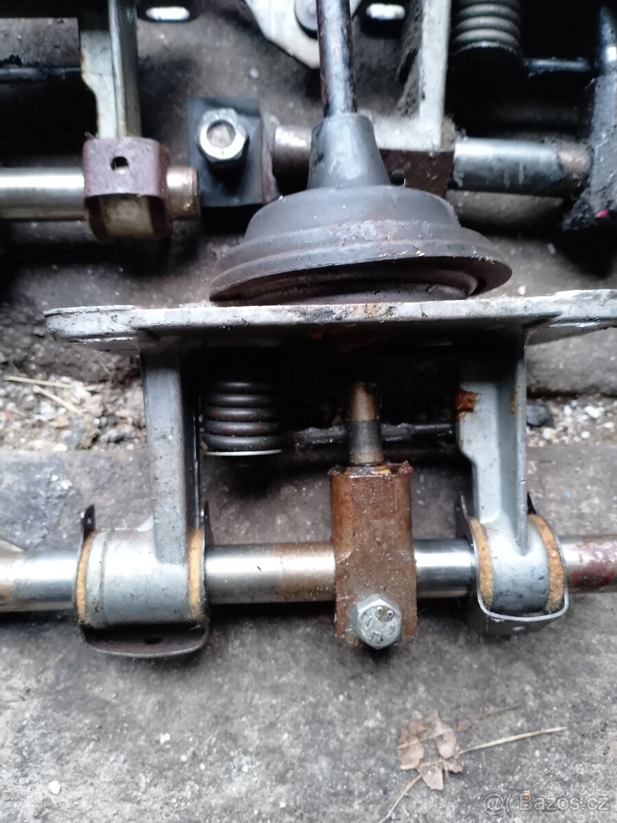 Škoda 100L 110L 105L 120L kulisa řazení - 4